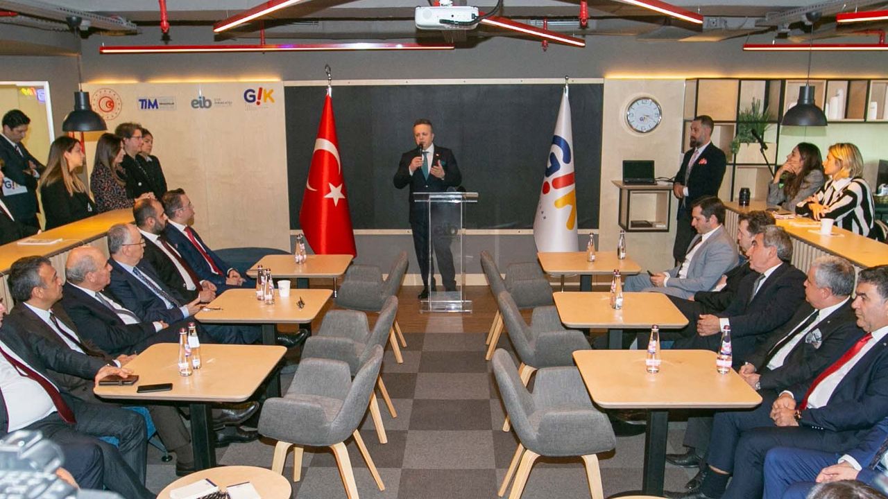 EGE’DE FİLİZLENEN DÜŞÜNCELER TÜM TÜRKİYE’YE YAYILIYOR