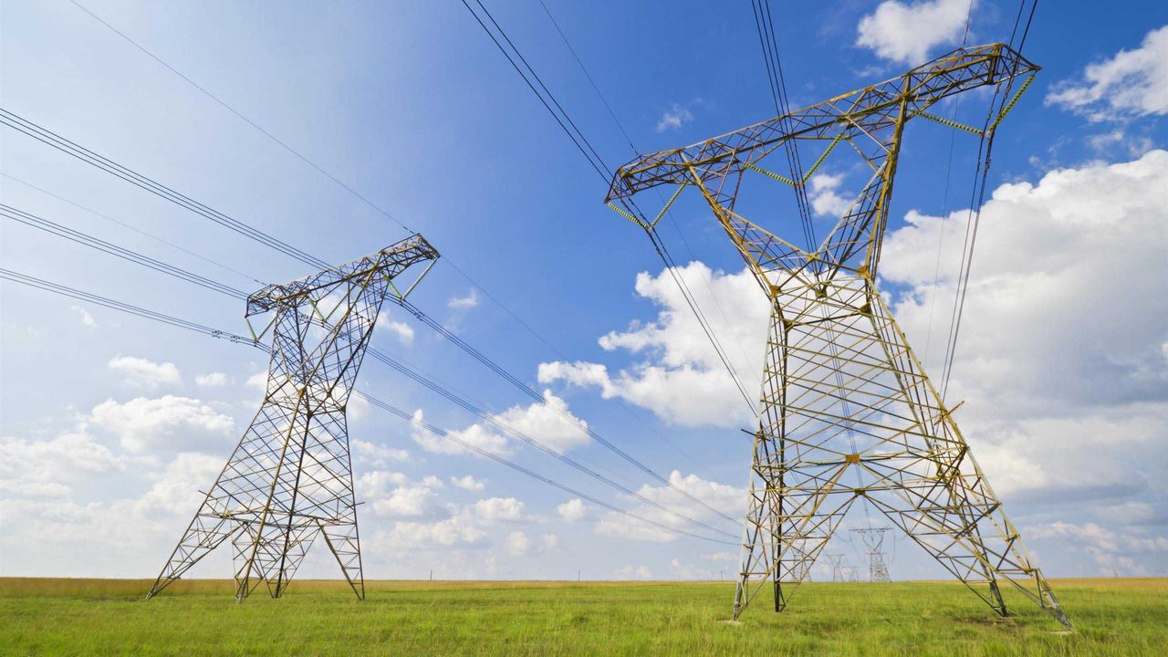 TÜRKİYE KİŞİ BAŞINA ELEKTRİK TÜKETİMİ İLE İLK 10’DA YER ALDI; ZİRVEDE KANADA VAR