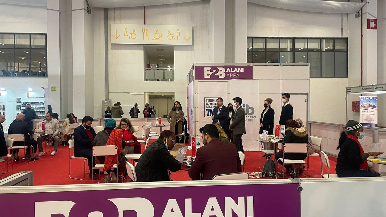 MODEKO Fuarı’nın en güzel standı Papatya Masa
