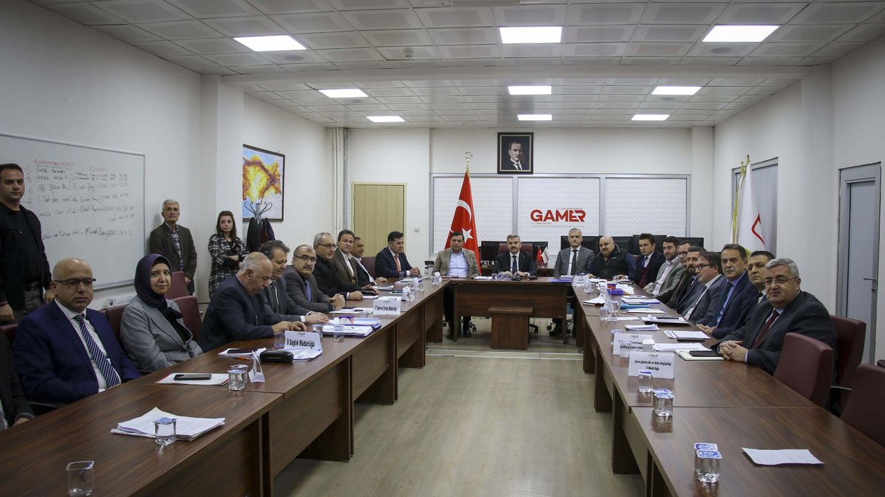 Uşak'tan depremden etkilenen illere 1 milyon 341 bin 768 battaniye gönderildi