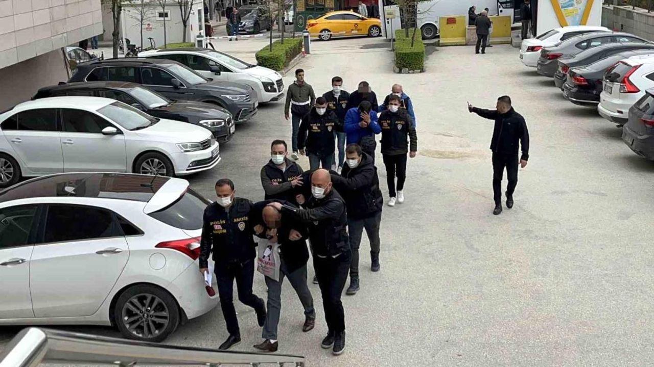 UŞAK VE 4 İLDE YAPILAN OPERASYOINLA NİTELİKLİ DOLANDIRICILIK ŞÜPHELİSİ 4 KİŞİ YAKALANDI