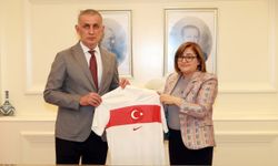 Gaziantep, TFF Başkanı Hacıosmanoğlu'na Fahri Hemşehrilik Payesi Verdi