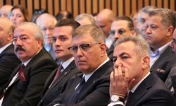 İzmir Yapay Zeka Zirvesi, teknolojide öncü olma hedefiyle toplandı
