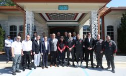 Başkan Hacıosmanoğlu ve A Millî Takım'dan Aziz Sancar'a Ziyaret