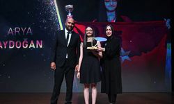 Dünya Satranç Şampiyonu Arya Aydoğan’a Ülke TV’den Gurur Ödülü