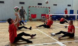 Oturarak Voleybol Millilerimiz Prag’a Hazırlanıyor