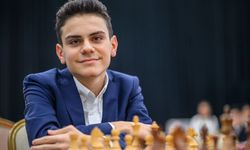 Ediz Gürel, Dünya Şampiyonu Gukesh’i Tarihi Maçta Yendi