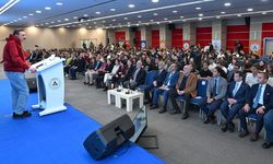Hisarcıklıoğlu’ndan Öğrencilere Girişimcilik Dersi