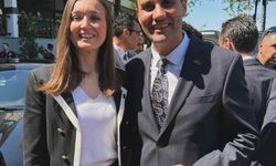 DEMİRCİ’DE FERDİ ZEYREK VE GÜLŞAH DURBAY İÇİN GEVREK DAĞITTI