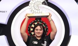 Zehra Gemi WDF Lakeside’da Dünya Şampiyonu Oldu