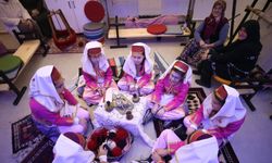 Minik Eller Tezgahta Halının Geleceğine Dokunuyor