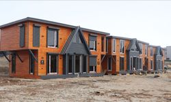 Sivaslı Kardeşler Ahşap Evleri Avrupa’ya Satıyor