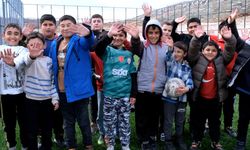 Depremzede Çocuklara Halı Saha, Umutlar Yeşerdi