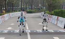 İnsansı Robot Yarı Maratonda Rekor Kırdı
