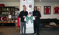 Rigobert Song’dan TFF’ye ziyaret: Forma jesti