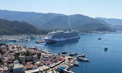 Dev Kruvaziyer "Aroya" Marmaris'e Demir Attı! 2 Bin 667 Turist İlçeye Geldi