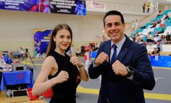 Bahri Tanrıkulu ve Merve Dinçel Kavurat, Minik Taekwondocularla Buluştu