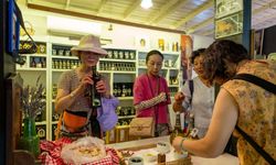 Çinli Turistlerin Çanakkale’deki Yeni Gözdesi Zeytinyağı Oldu