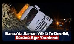 Banaz’da Saman Yüklü Tır Devrildi, Sürücü Ağır Yaralandı