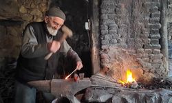85 Yaşındaki Nurettin Usta 60 Yıldır Aynı Örste Nal Dövüyor! “Demiri Bırakmam”