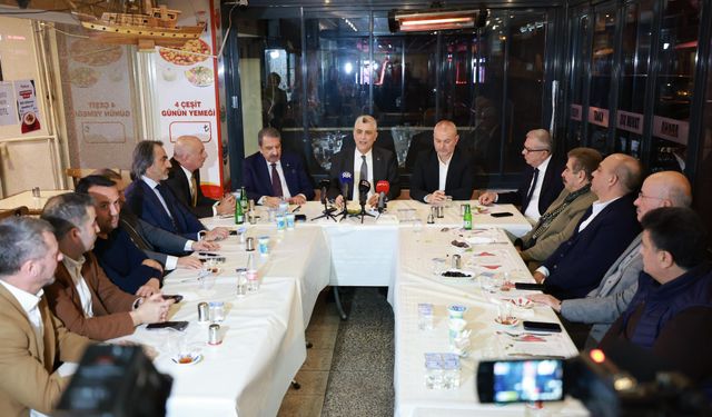 Ticaret Bakanı Bolat, gıda sektörü temsilcileriyle bir araya geldi
