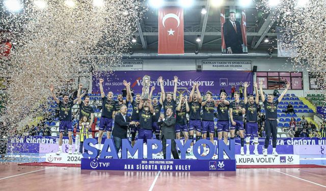 2025 Erkekler AXA Sigorta Kupa Voley’de Madalya, Kupa ve Ödüller Sahiplerini Buldu