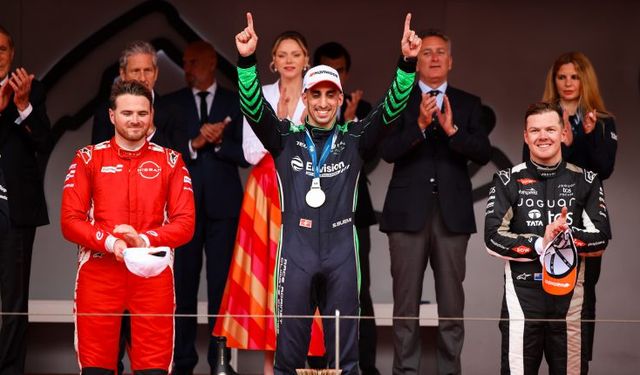 Formula E’de FIA Başkanı Madalyasını Çetinkaya Takdim Etti