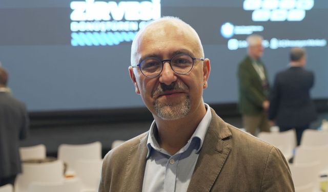 Çalışanların yüzde 55'i işlerini sürdürmek için yapay zekaya muhtaç
