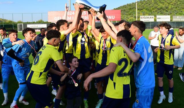 U15 Gelişim Ligi'nde Şampiyon Fenerbahçe A.Ş. Oldu