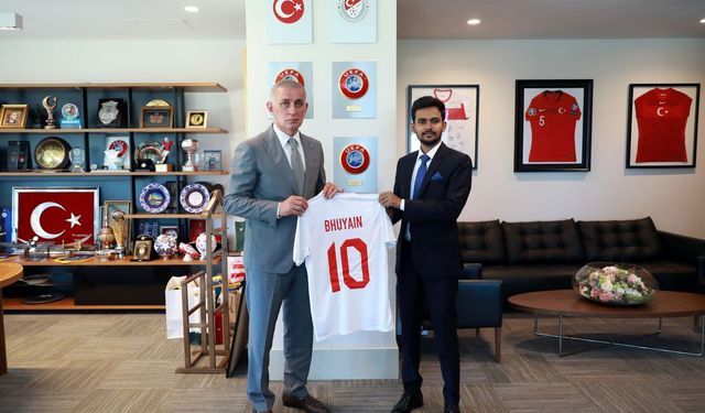 Bangladeş Gençlik ve Spor Bakanı'ndan TFF Başkanı Hacıosmanoğlu'na Ziyaret