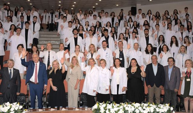 Ege Üniversiteli Diş Hekimleri Beyaz Önlüklerine Kavuştu