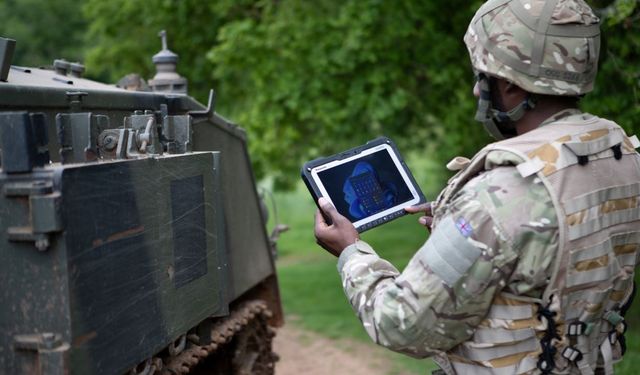 TOUGHBOOK, göreve hazır savunma çözümleri sergiliyor