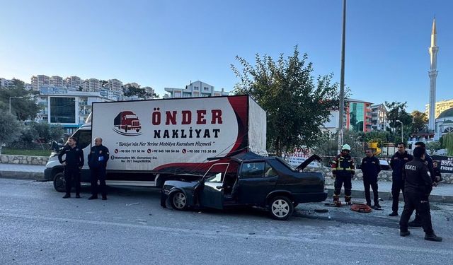 Aydın Kuşadası’nda Feci Kaza: 1 Ölü, 4 Yaralı