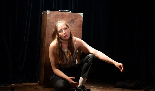 Büke Erkoç, Tek Kişilik Oyunu ile Londra Sahnesinde