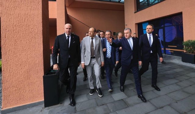 Bakan Bak ve Suriyeli Mevkidaşı Basketbol Merkezinde
