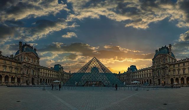 Louvre’da dört dakikada gerçekleşen büyük soygun