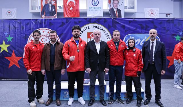 Bayburt’ta Nefes Kesen Boks Şampiyonası Sona Erdi