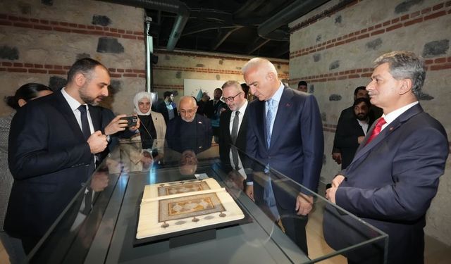 700 Yıllık Mesnevi Yazmaları İstanbul’da Buluştu