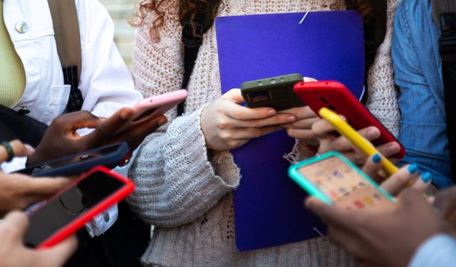 Avustralya 16 Yaş Altına Sosyal Medya Yasağını Başlattı