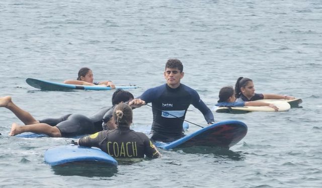 Hatay’da Kasım Sörf Şenliği Çocukları Denizle Buluşturdu