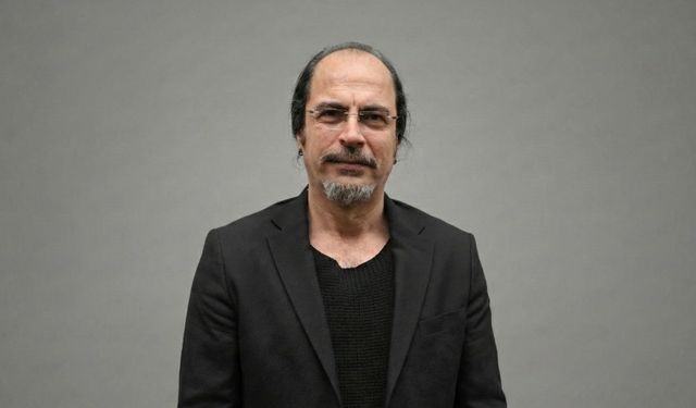 Sosyal Medyada Mutluluk Yarışı Gençleri Sessizce Yıpratıyor