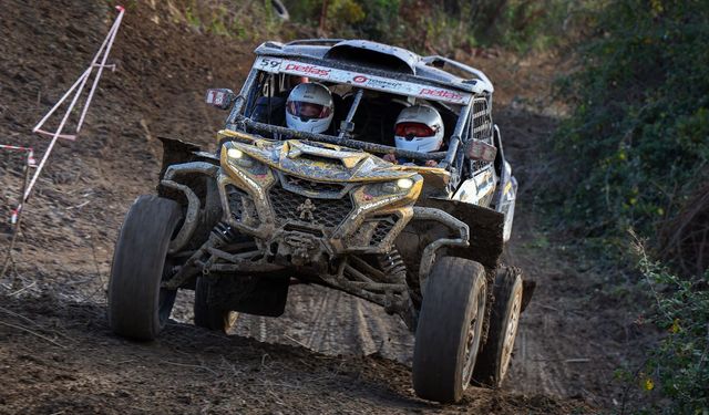 Yağış Altında Nefes Kesen Sakarya Offroad Mücadelesi