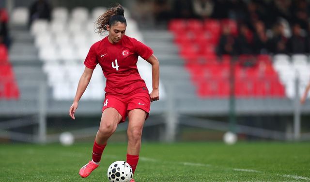 Selin Cemal, West Ham United ile İngiltere’de Sahne Alacak