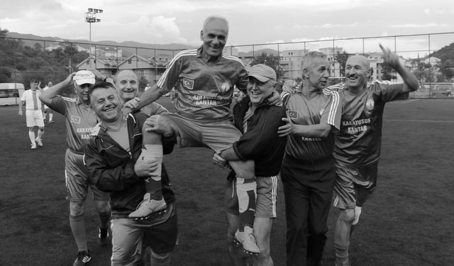 Dünyanın En Yaşlı Futbolcusu Yurdakul Hayatını Kaybetti