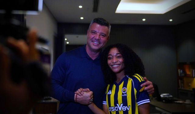 Fenerbahçe ArsaVev Kadın Futbol Takımı’ndan Massombo Hamlesi