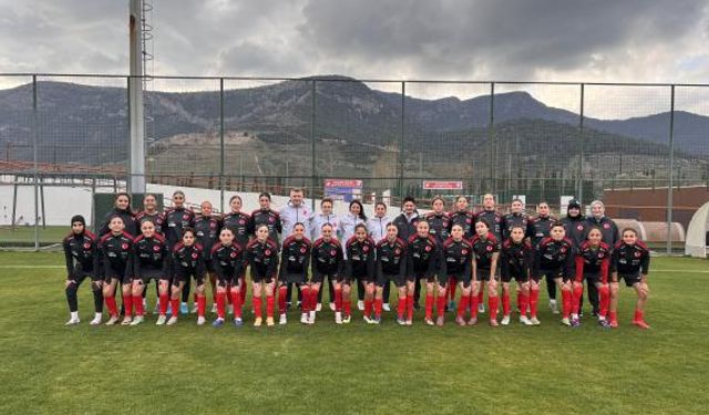 U17 Kız Milliler İzmir Kampına Start Verdi