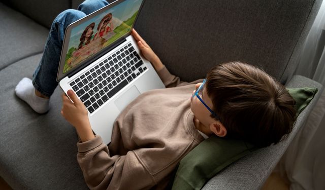 Uzmandan Ailelere Ekran Uyarısı