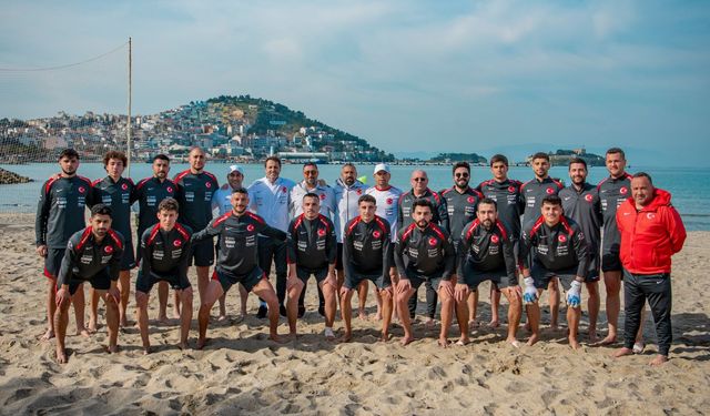 Plaj Futbolu Milli Takımı’nın Kuşadası Kampı Tamamlandı