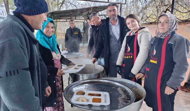 Gölköylüler Ramazan’ın Son Gününde Aynı Sofrada Buluştu
