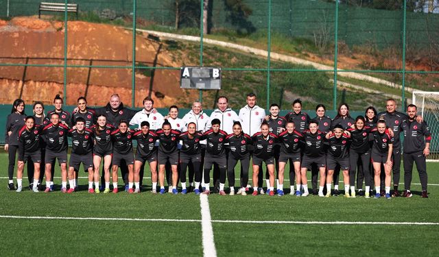 Kadın Milliler İsviçre Maçları İçin Sahaya İndi